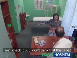 Fakehospital חולה יש ל א כוס לבדוק למעלה