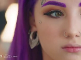 Napakahusay inked purple buhok tinedyer nais ni magaspang may sapat na gulang pelikula pagtatalik klips