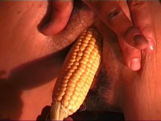 Ada bunyi: diloed oleh corn