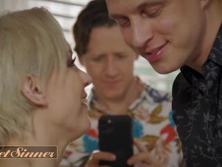 Lief sinner - wondermooi blondine kenzie taylor serves haar poesje naar rijk mensen bij de xxx film resort