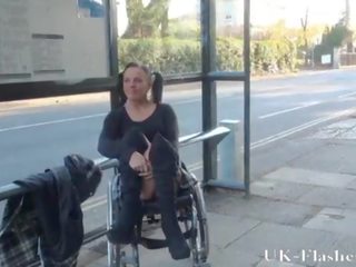 Paraprincess δημόσιο γυμνότητα και handicapped πορνοσταρ αναβοσβήνει